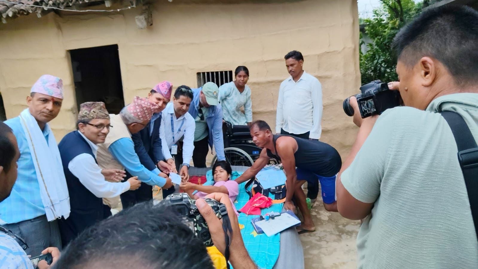 मिति २०८३/०३/२४ गते घरमै गई नेपाली नागरिकताको प्रमाणपत्र प्रदान गरिएको छ ।