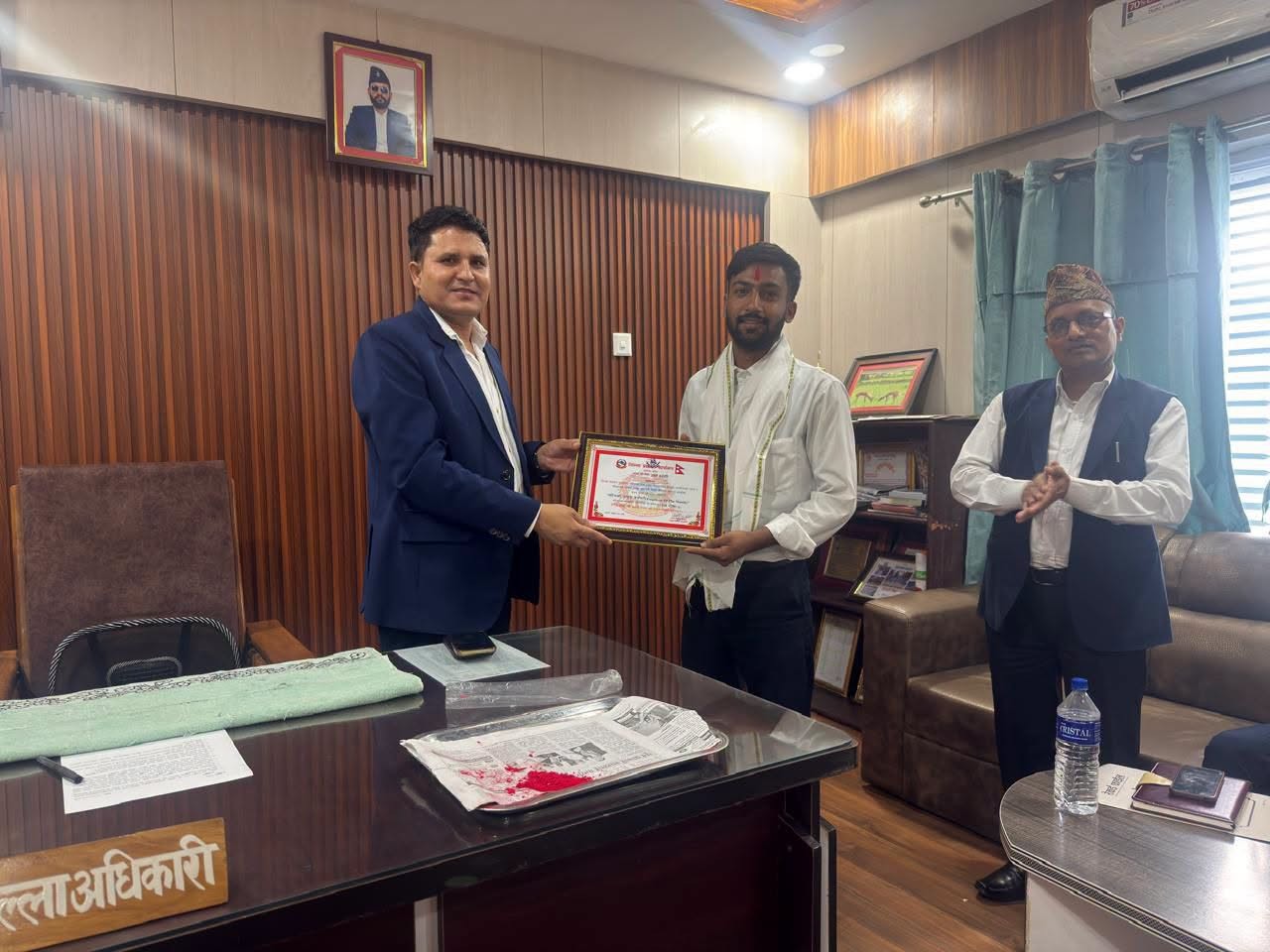 २०८३ साल असार महिनाको लागि जिल्ला प्रशासन कार्यालय बर्दियाको नागरिकता तथा प्रतिलिपि शाखामा कार्यरत नायव सुब्बा श्री मोहन शर्मालाई Employee Of the Month घोषणा