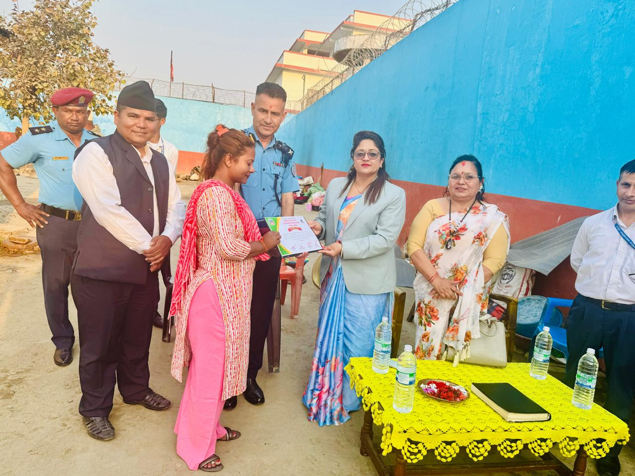 बर्दिया कारागारका कैदीबन्दीलाई कुसन र डल तथा मुढा बनाउने तालिम प्रदान